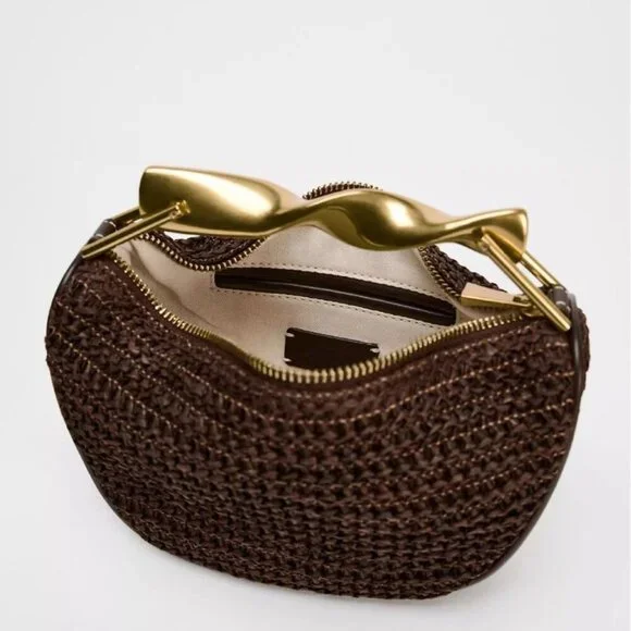 Lightweight Woven Straw Handbag with Adjustable Straps - Elegant Summer Style - Picture 6 of 7